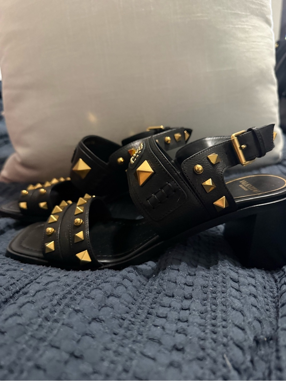 Valentino Black Leather Rockstud Flat Sandals with Gold Studs - Picture 2 of 7